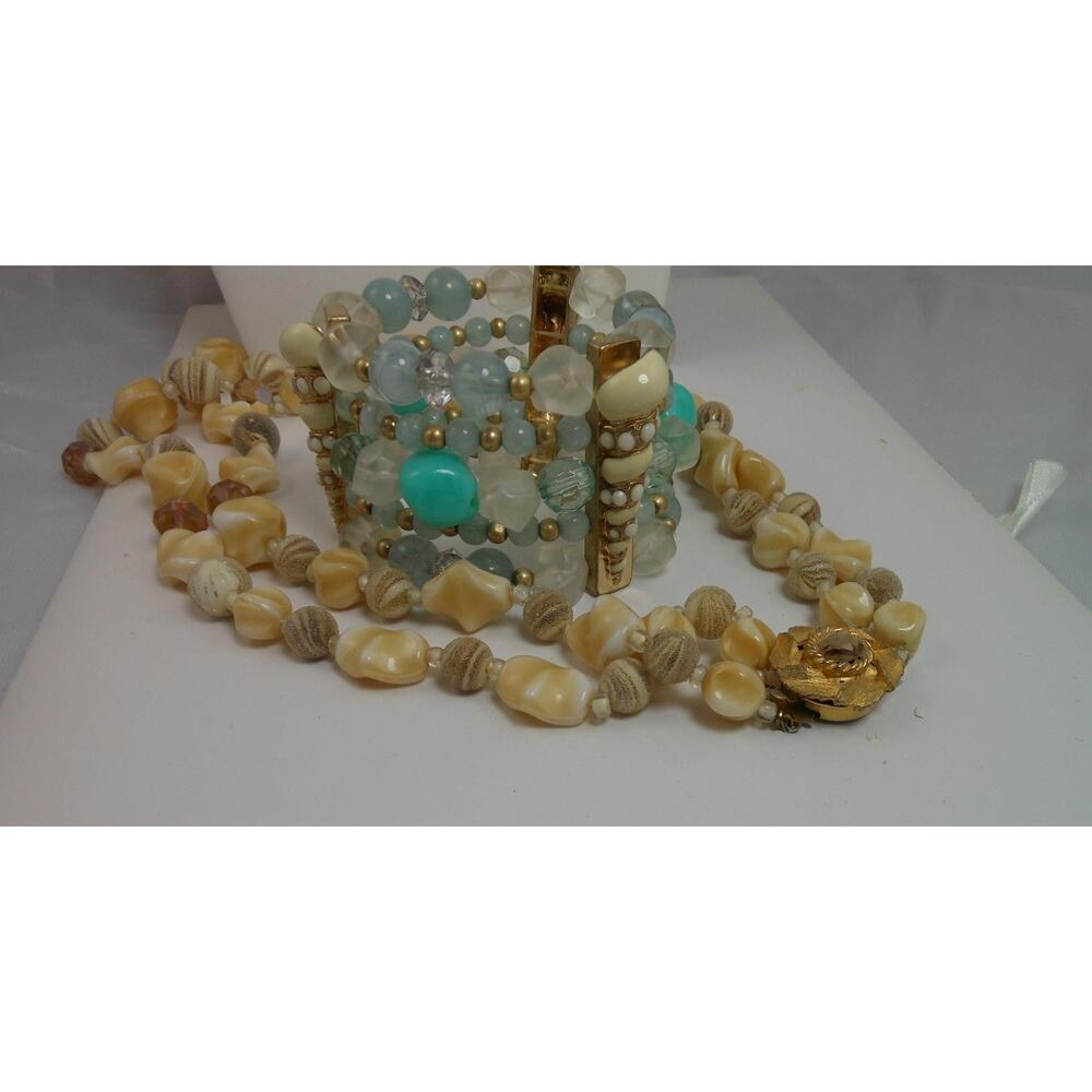 Vintage Beaded Jewelry Set Cream Double Strand Necklace & Aqua Stretch Cuff - Picture 8 of 9